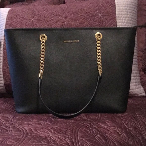 Michael Kors Handbags - Michael Kors Jet Set Travel Gold Chain Handbag